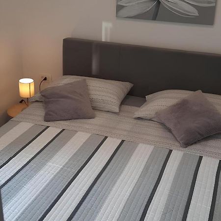 Apartment Puntamika Villa De Rosa - Ground Floor Zadar Luaran gambar