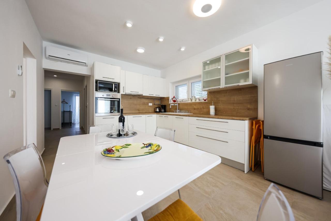 Apartment Puntamika Villa De Rosa - Ground Floor Zadar Luaran gambar