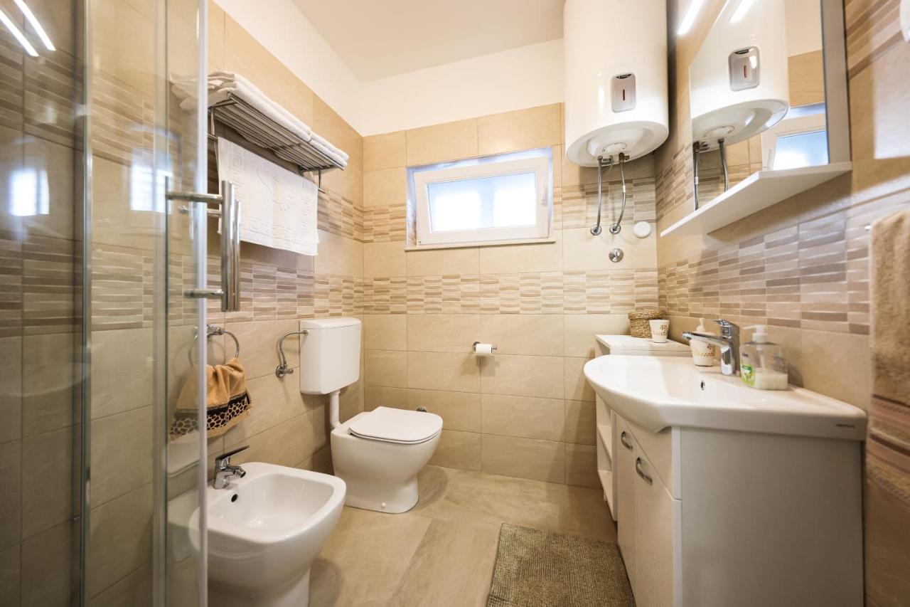 Apartment Puntamika Villa De Rosa - Ground Floor Zadar Luaran gambar