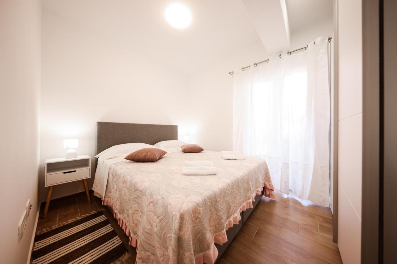 Apartment Puntamika Villa De Rosa - Ground Floor Zadar Luaran gambar