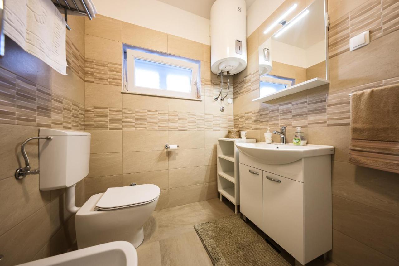 Apartment Puntamika Villa De Rosa - Ground Floor Zadar Luaran gambar