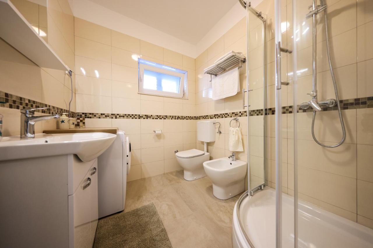 Apartment Puntamika Villa De Rosa - Ground Floor Zadar Luaran gambar