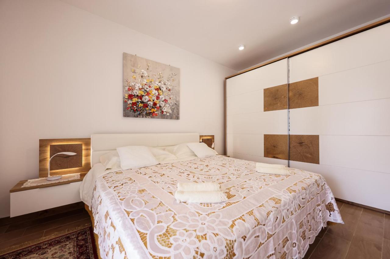 Apartment Puntamika Villa De Rosa - Ground Floor Zadar Luaran gambar